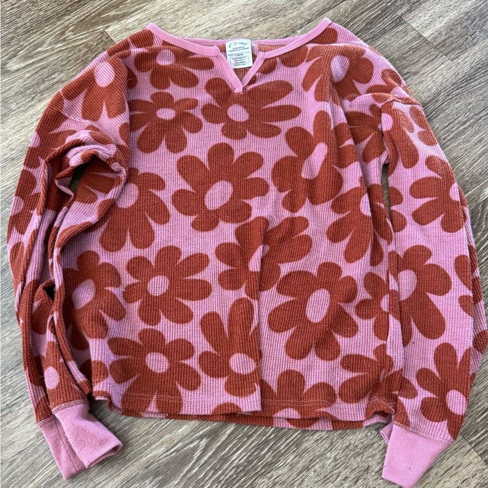 I am selling a long sleeve pj top